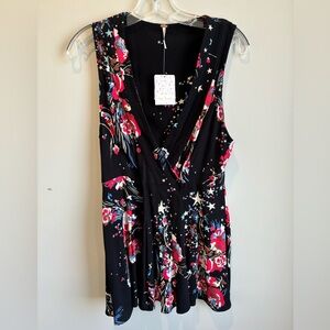 Free People Back To Basic Floral Wrap Sleeveless Blouse Women’s Size Small NWT